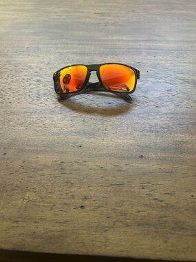 Oakley Men's Sunglasses with Black Frame and Orange-Red Mirrored Lenses